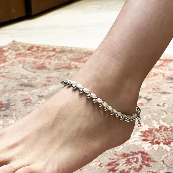 Oxidised_Silver_Contemporary_Oxidised_Silver_Anklets/Payal_For_Women_And_Girls_Collection_Of_Designs_Created_With_Oxidised_Motifs,_Beads,_&_Shell
