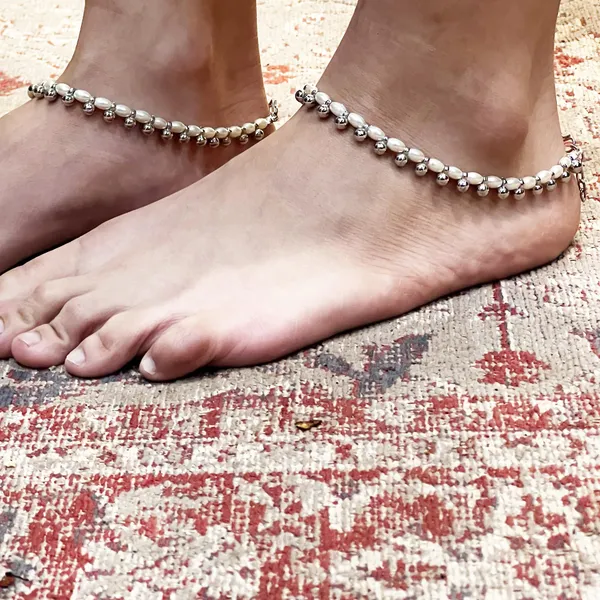 Oxidised_Silver_Contemporary_Oxidised_Silver_Anklets/Payal_For_Women_And_Girls_Collection_Of_Designs_Created_With_Oxidised_Motifs,_Beads,_&_Shell