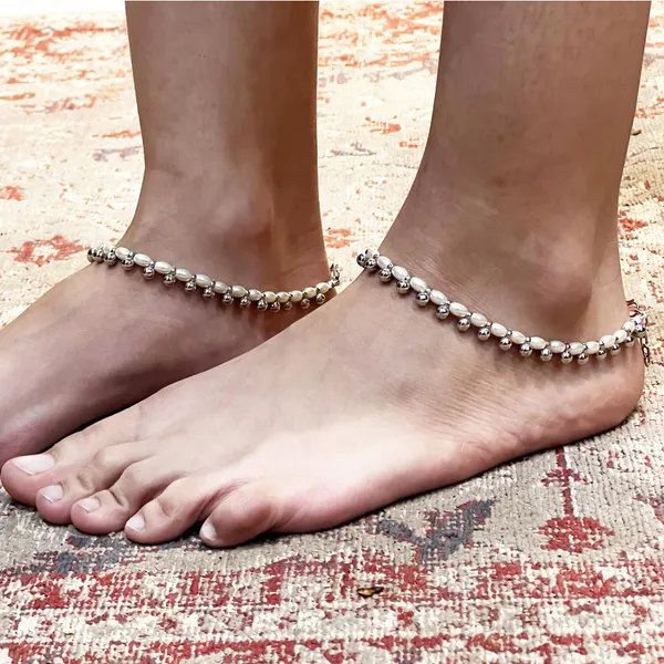 Oxidised_Silver_Contemporary_Oxidised_Silver_Anklets/Payal_For_Women_And_Girls_Collection_Of_Designs_Created_With_Oxidised_Motifs,_Beads,_&_Shell