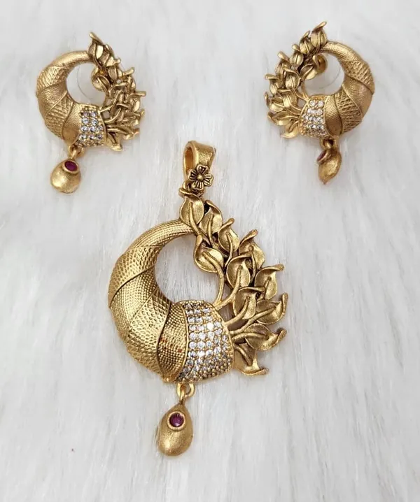 Micro_Gold_Plated_Brass_Royal_Peacock_Antique_Pendant_With_Earring_For_Women
