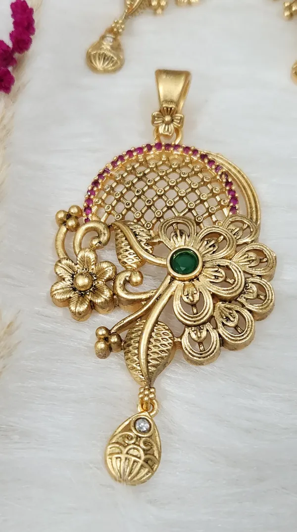 Antique_Floral_Drop_Pendant_Set_With_Earing