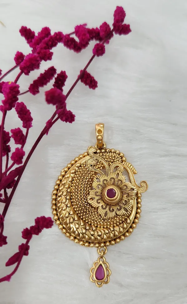 Antique_Gold-Plated_Floral_Chandbali_Pendant_Set