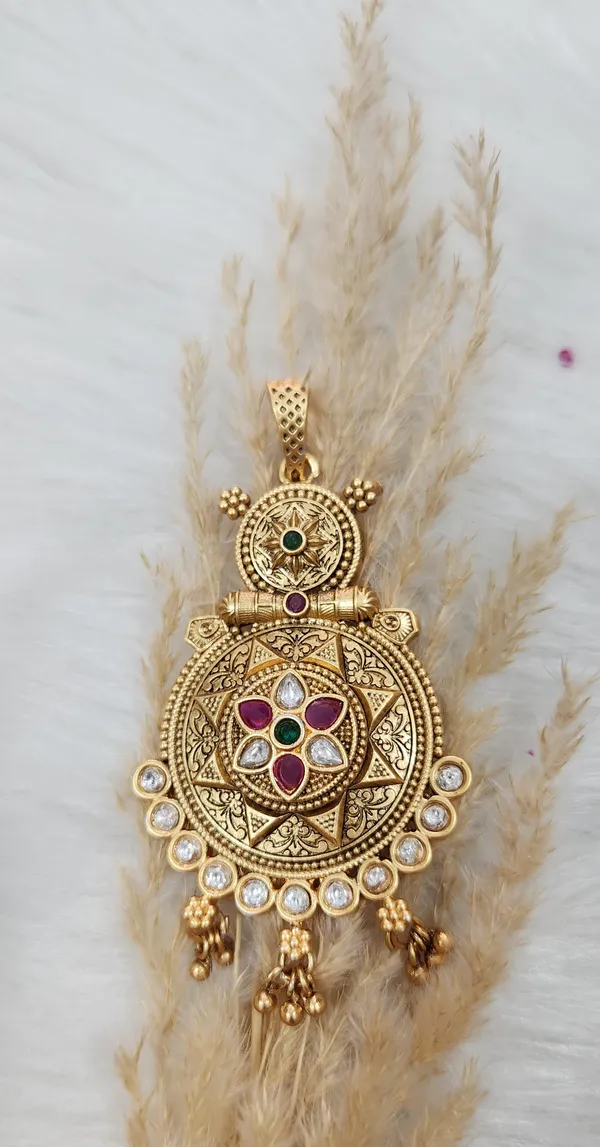 Antique_Gold-Plated_Rajwadi_Nakshi_Pendant_Set