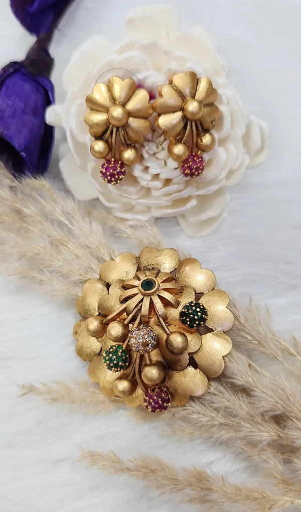 Antique_Matte_Gold_Floral_Statement_Pendant_&_Stud_Earring_Set
