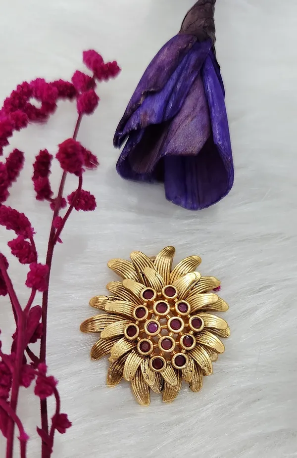 Antique_Matte_Gold-Plated_Strawberry_Floral_Pendant_Set