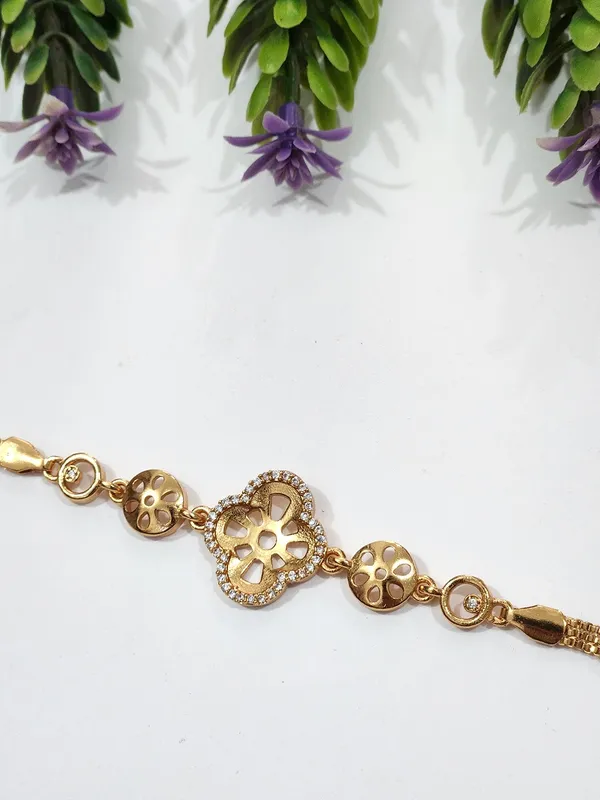 Gold_Tone_Brass_Cutwork_Diamond_Bracelet_For_Women