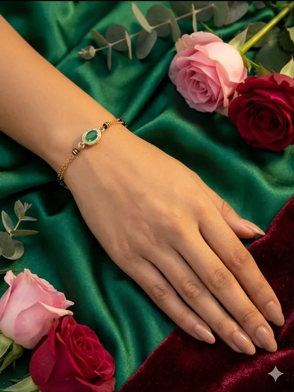 Emerald_Oval_Halo_Mangalsutra_Bracelet