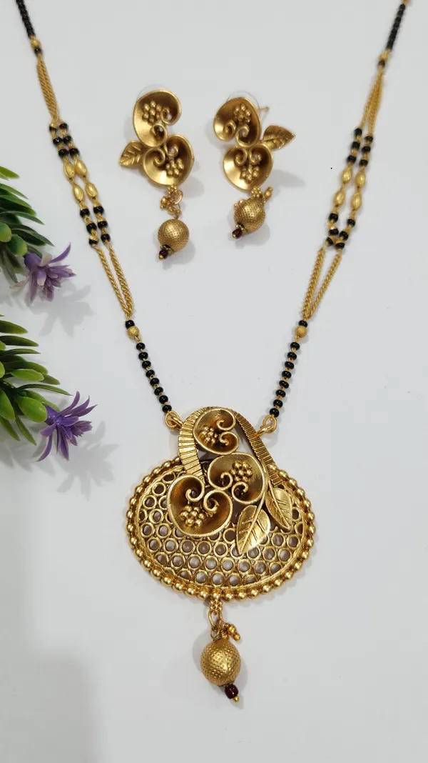 Antique_Gold_Brass_Filigree_Mangalsutra_For_Women