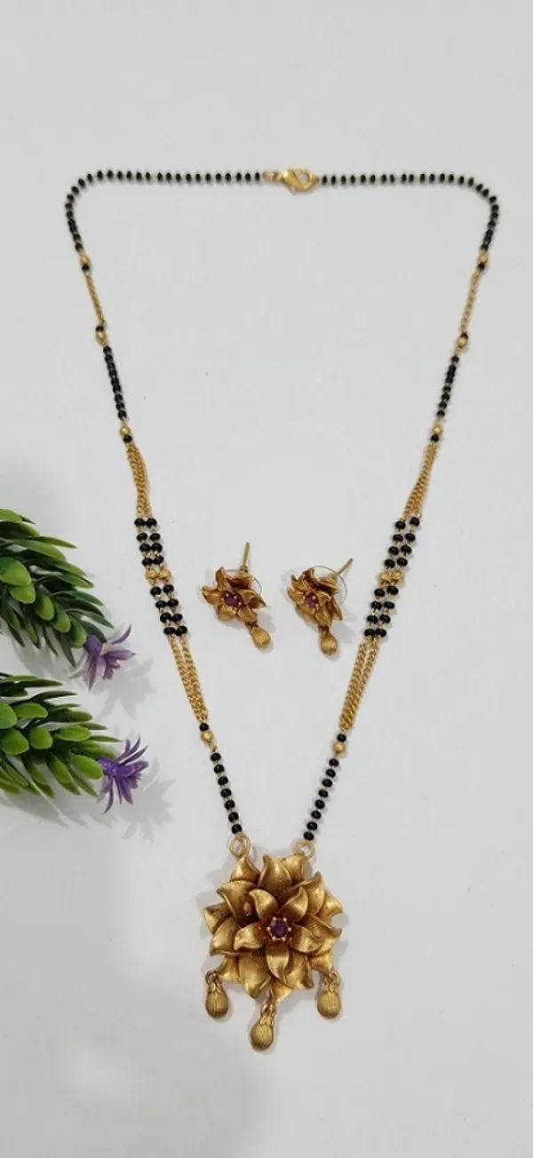 Antique_Gold_Brass_Flower_Mangalsutra_For_Women