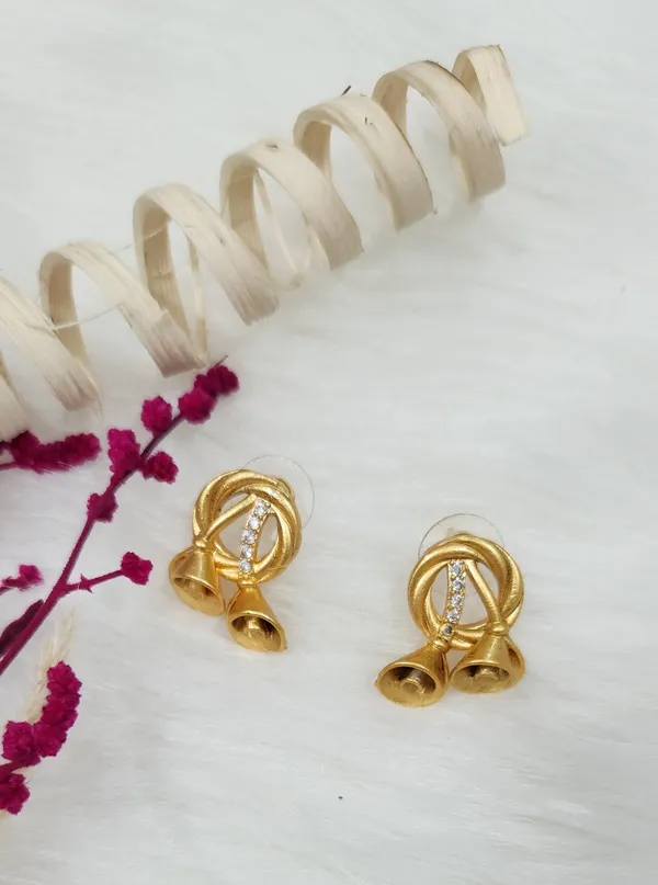 Golden_Bell_Charm_Set_With_Earing