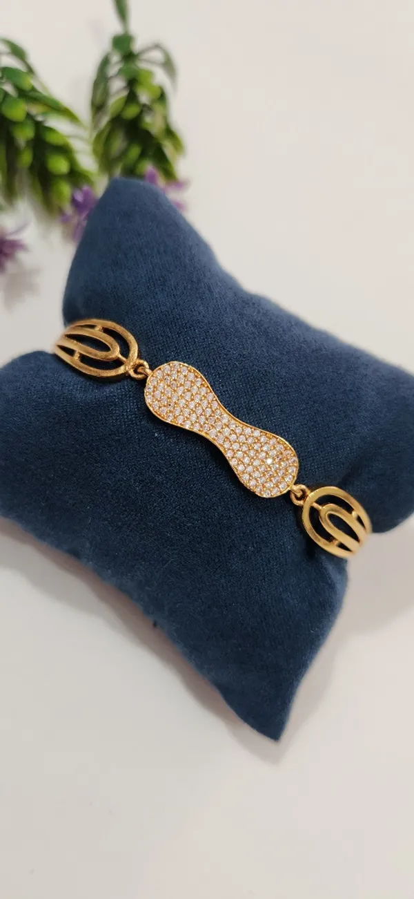 Gold_Brass_Infinity_Wave_Diamond_Bracelet_For_Women