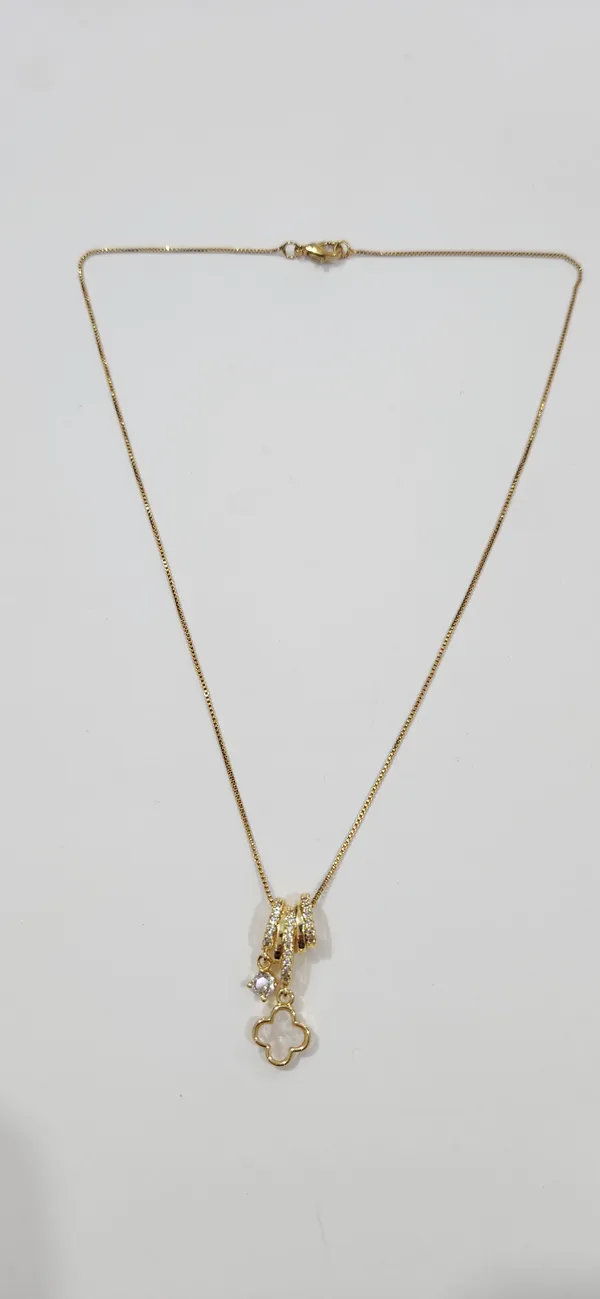 Gold_Brass_Lumi_Clover_Necklace_For_Women