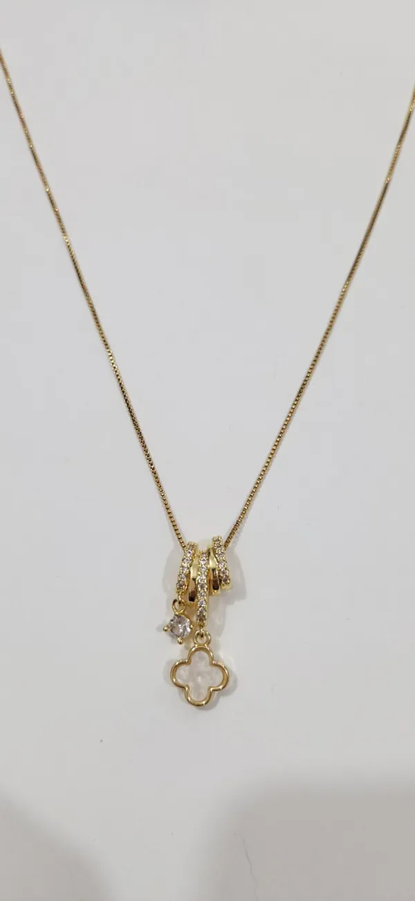 Gold_Brass_Lumi_Clover_Necklace_For_Women