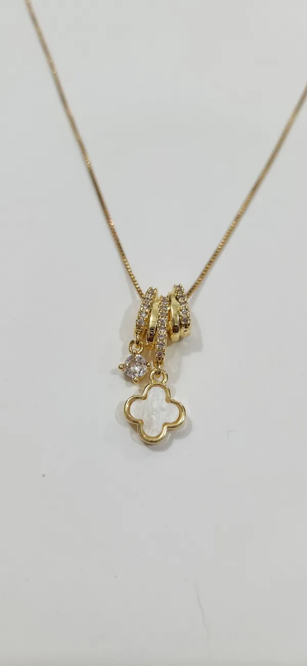 Gold_Brass_Lumi_Clover_Necklace_For_Women