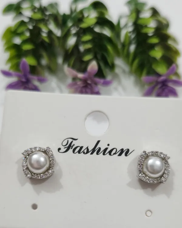 Rose_Gold_&_Silver_Brass_Luna_Pearl_Diamond_Earring_For_Women