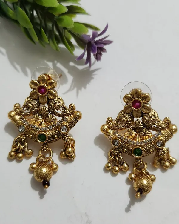 Micro_Gold_Plated_Brass_Padmaratna_Pendant_With_Earring_For_Women
