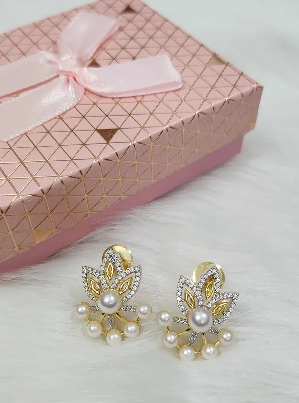 Pearl_&_American_Diamond_"Lotus_Bloom"_Pendant_Set