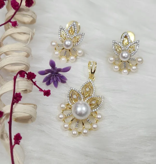 Pearl_&_American_Diamond_"Lotus_Bloom"_Pendant_Set