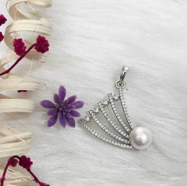 Radiant_Arch_Pearl_Studded_Jewelry_Suite