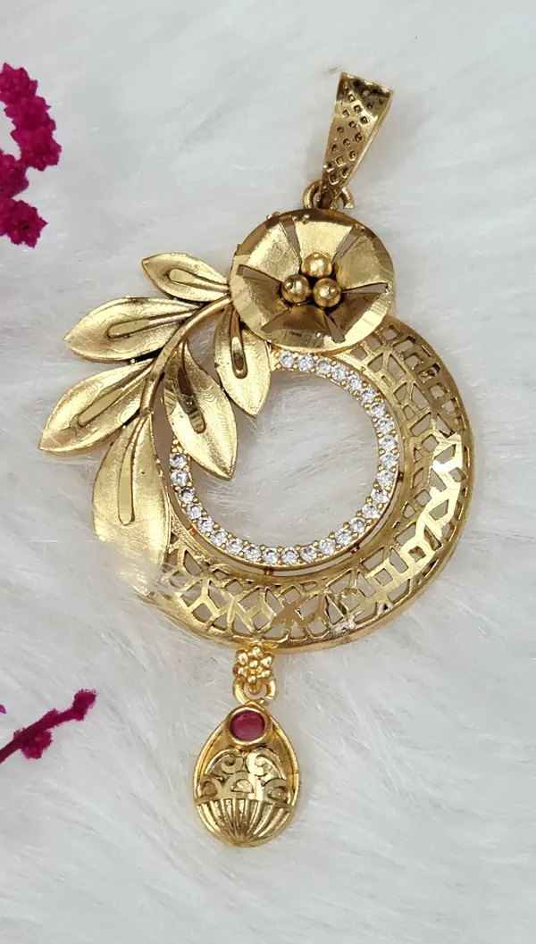 Radiant_Bloom_Circle_Pendal_Set