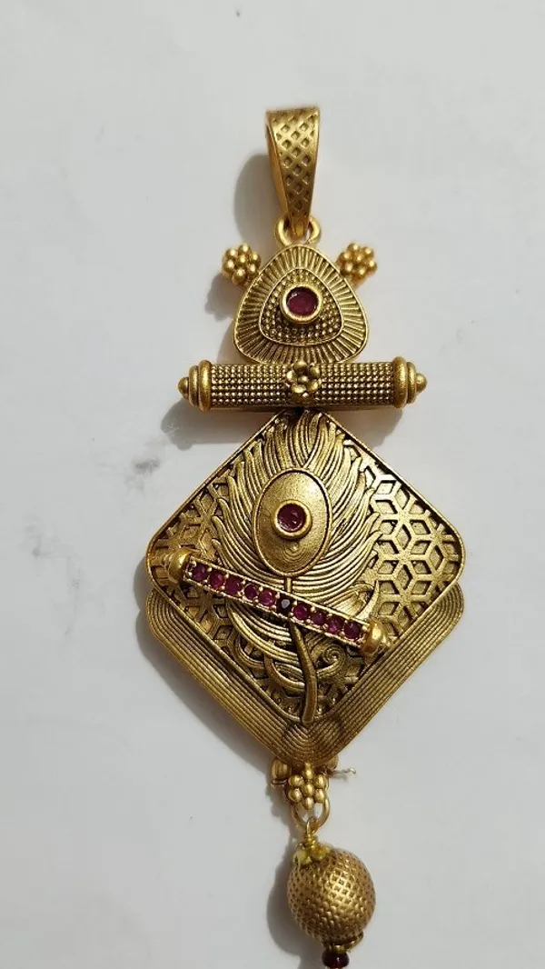 Micro_Gold_Plated_Brass_Raj_Mayura_Pendant_With_Earring_For_Women