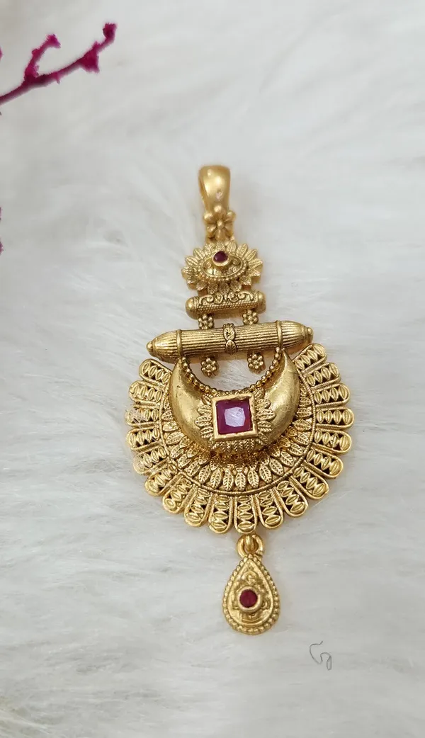 Rajwadi_Chandbali_Pendant_Set_With_earing