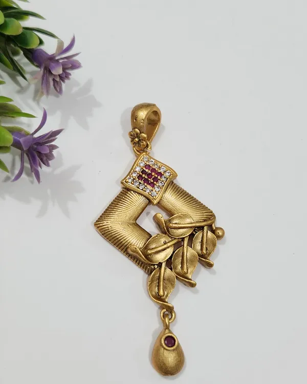 Antique_Gold_Brass_Square_Leaf_Pandent_Set_For_Women