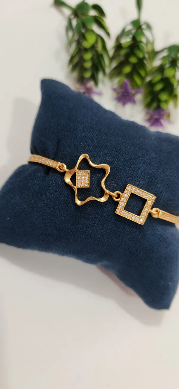 Gold_Plated_Brass_Star_Bracelet_For_Women