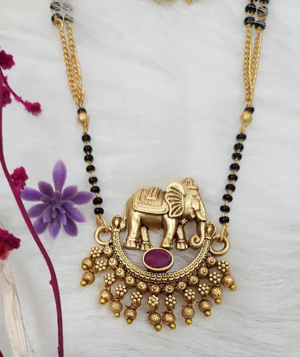 Traditional_Elephant_Motif_Antique_Gold_Mangalsutra_Set
