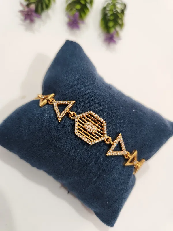 Gold_Brass_Triangle_Bracelet_For_Women