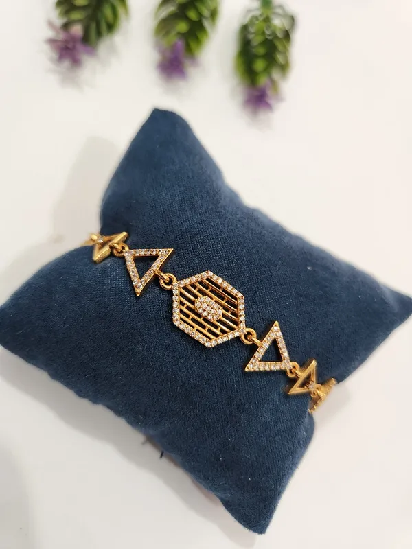 Gold_Brass_Triangle_Bracelet_For_Women