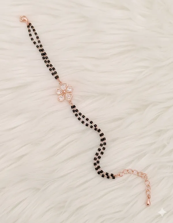 Gold_Brass_Unique_Neckpiece_With_Hand_Mangalsutra_For_Women
