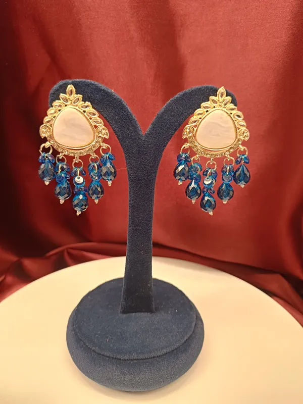 Gleaming_Royal_Blue_Drop_Kundan_Earrings