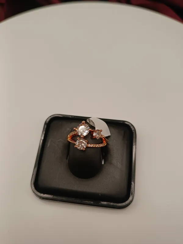 Gold_Oval_Cut_Cubic_Zirconia_Studded_Adjustable_Finger_Ring