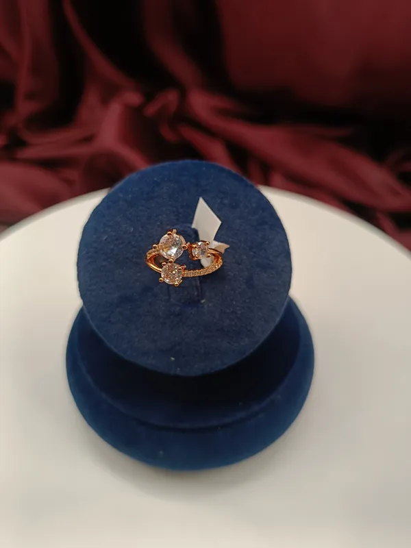 Gold_Oval_Cut_Cubic_Zirconia_Studded_Adjustable_Finger_Ring