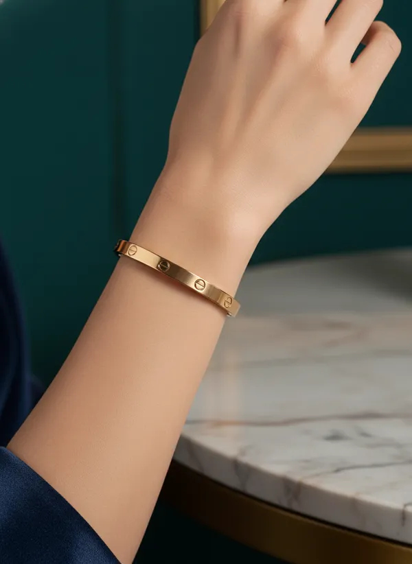 HTAT6437864_Chase_Gold_Diamond_studd_Anti_Tarnish_Bracelet
