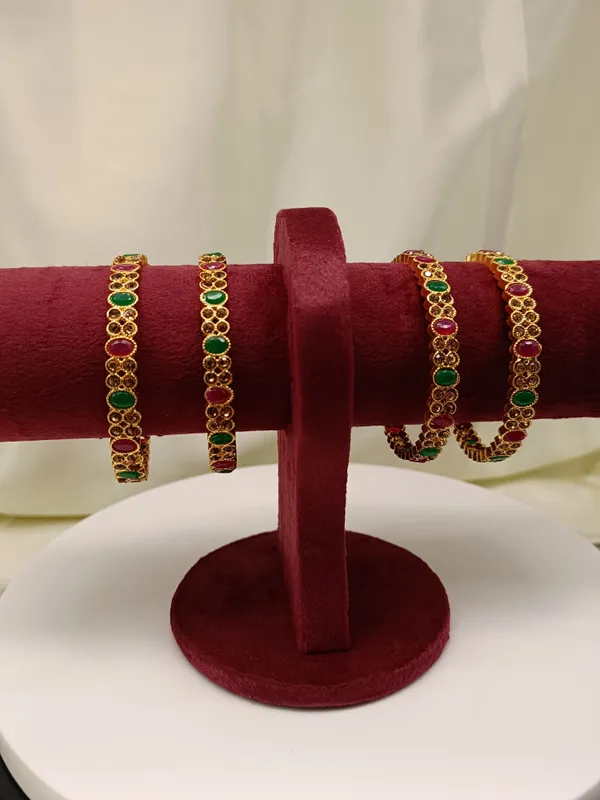 Golden_Red_And_Green_Kundan_Bengles