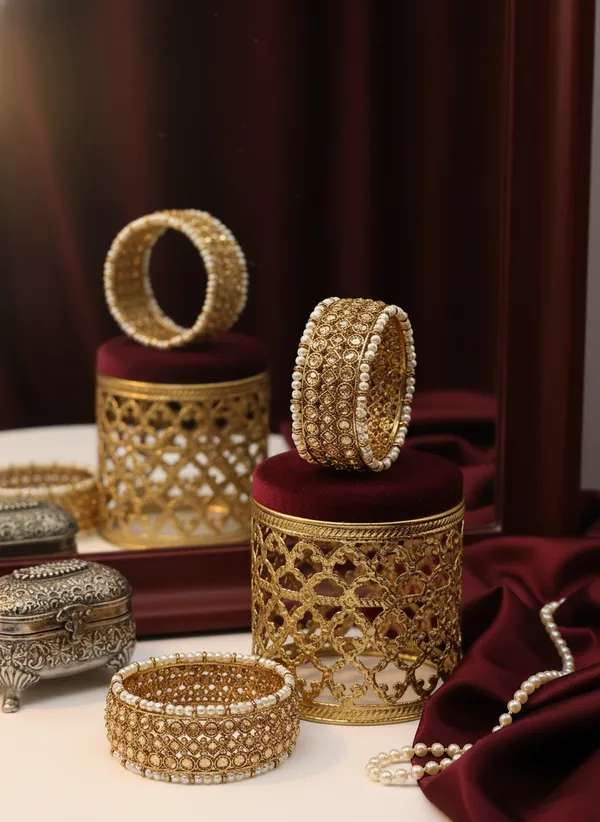 Pearl_White_Kundan_Rajwadi_Bangles