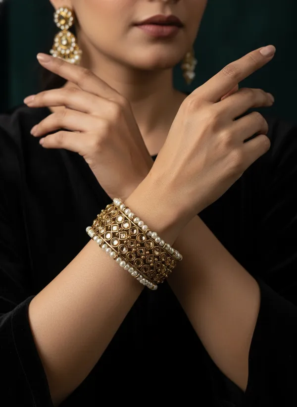 Pearl_White_Kundan_Rajwadi_Bangles