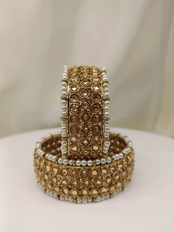 Pearl_White_Kundan_Rajwadi_Bangles