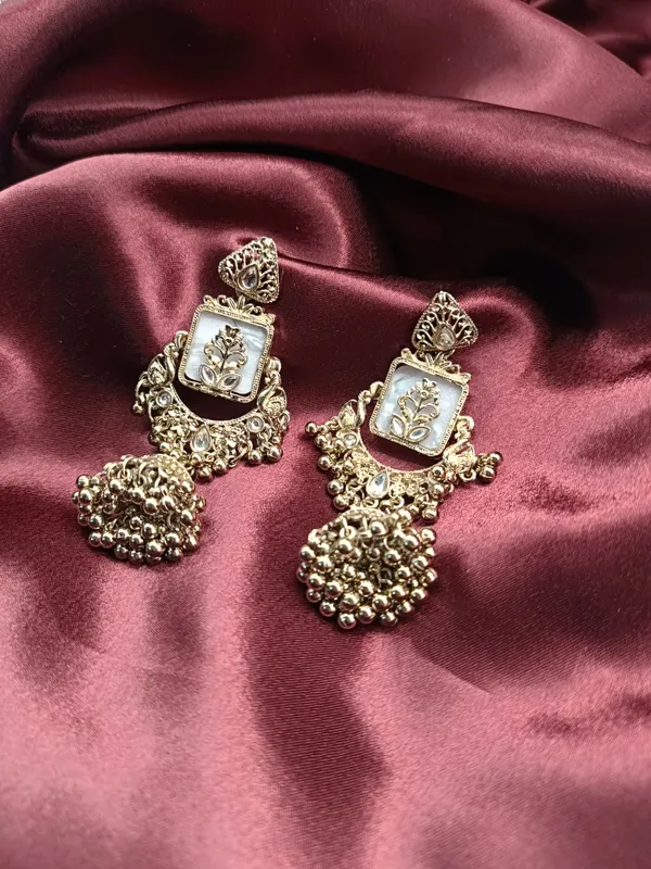 Rani_Charm_Silver_Kundan_Ghungroo_Danglers