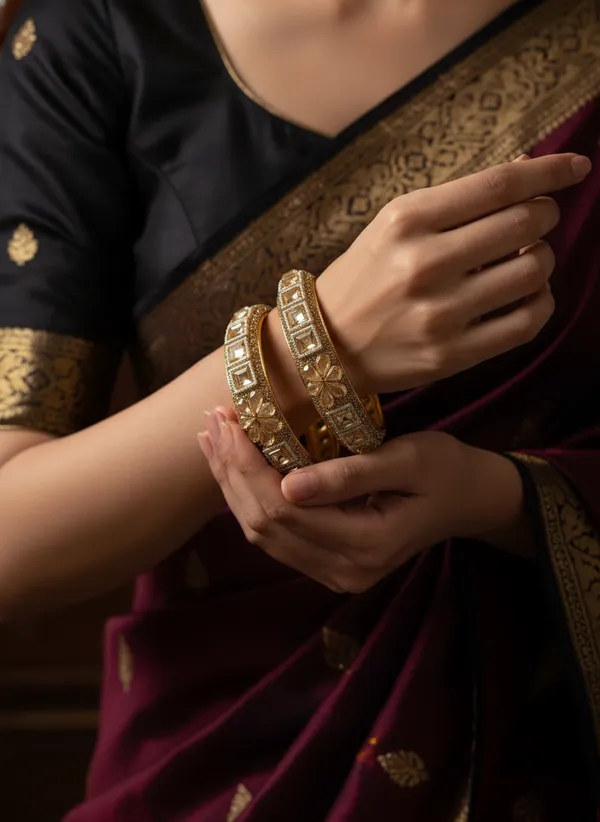 Golden_Cubic_Floral_Studd_Kundan_Bangles