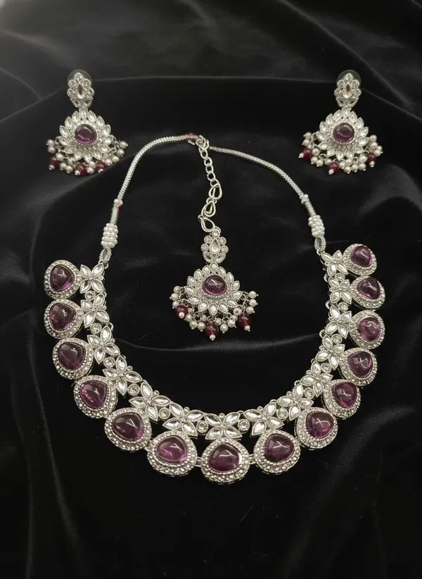 Purple_Oval_gem_studded_kundan_necklace_set