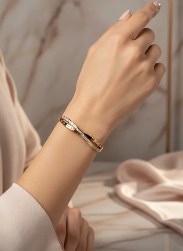 Timeless_Roman_Diamond_Anti_Tarnish_Bracelet