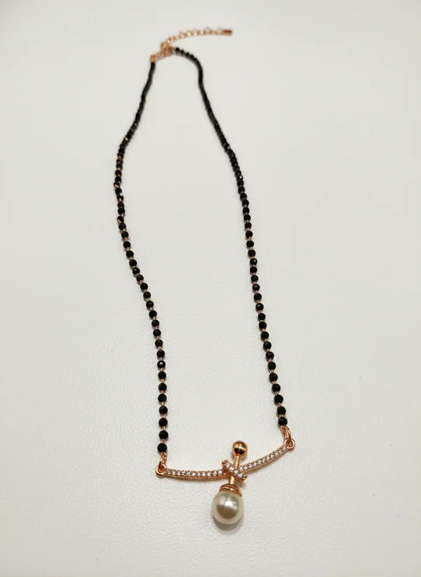 Golden_Naomi_Mangalsutra