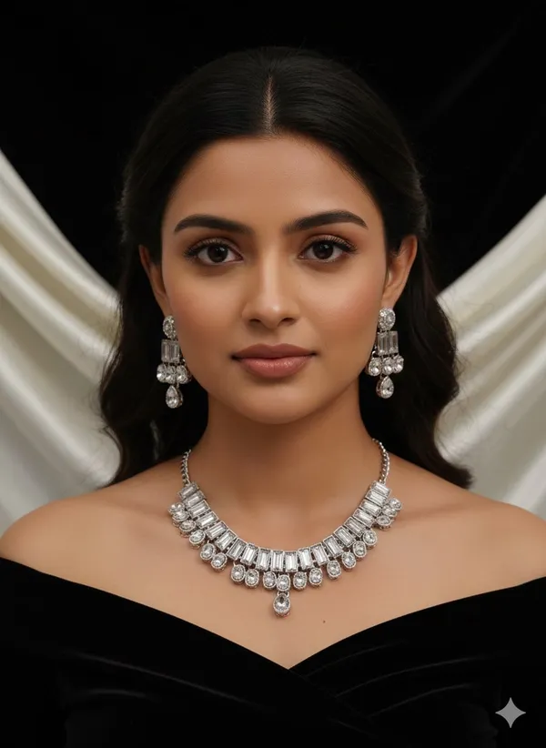 Elegant_Stones_White_Kundan_Necklace_Set