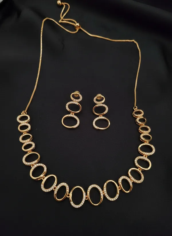 Oval_Gold_Studd_American_Diamond_Necklace_Set