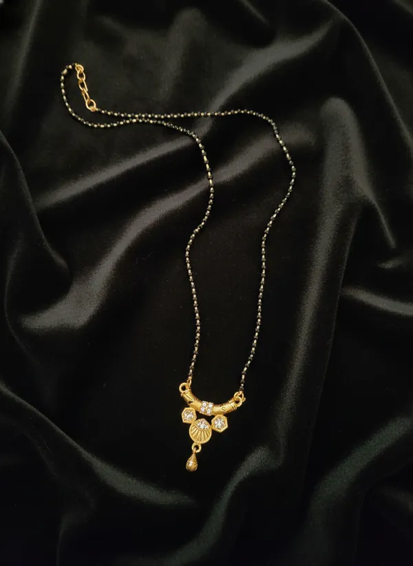 Golden_Madelyn_Mangalsutra