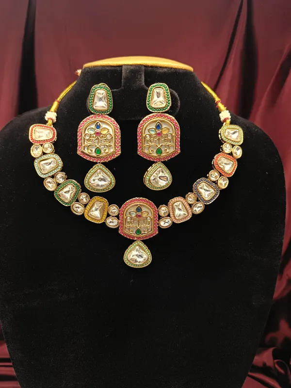Bloom_Multihued_Mojonite_Kundan_Necklace_Set