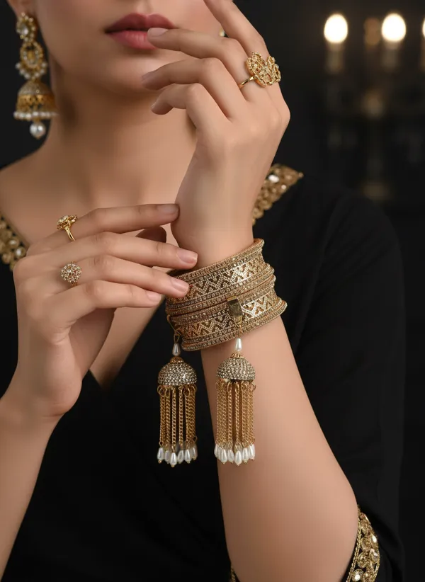 Silver_Vogue_Emblished_With_Pearl_Dangler_Bangles